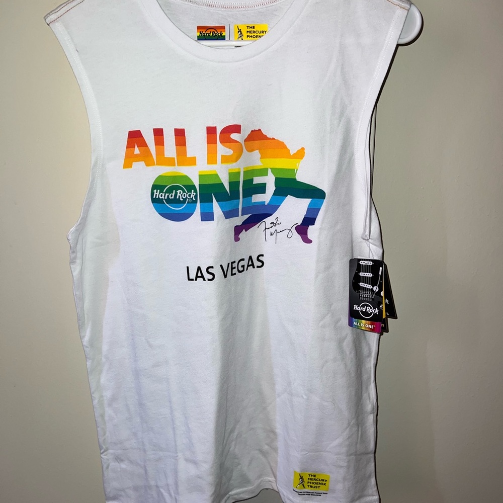 NWT Hard Rock Cafe pride shirt